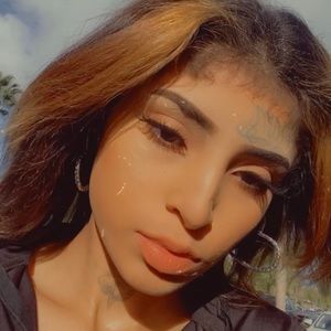 Meet your Posher, Mayra